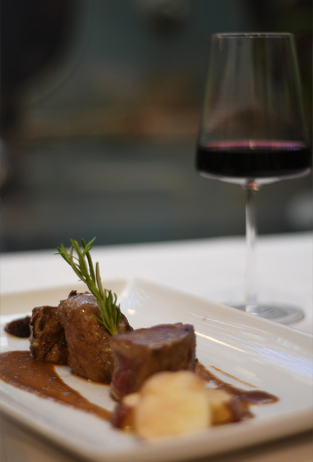 AMPLIA SELECCIÓN DE VINOS